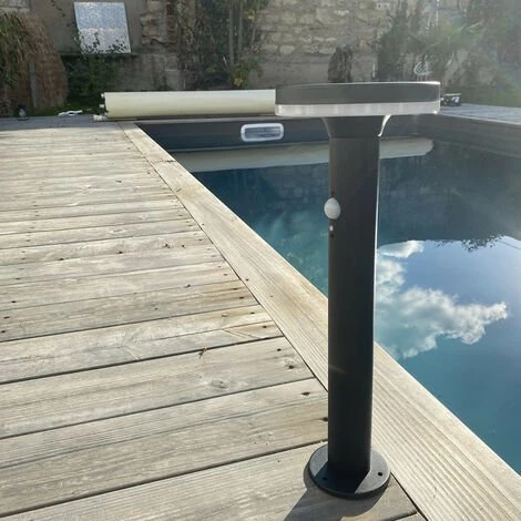 XANLITE - Borne LED Solaire, X2 Détecteurs (Crépusculaire / Mouvement ), 400 Lumens - SO1711 5 XANLITE - Borne LED Solaire, X2 Détecteurs (Crépusculaire / Mouvement ), 400 Lumens - SO1711 – Image 3