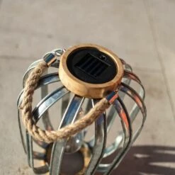 LUMISKY Lanterne Solaire Bohème En Bois Et Acier Galva Poignée Corde Ampoule Filament LED Blanc Chaud JAVA H45cm -Luminaire solaire Soldes 2022 18513327 3