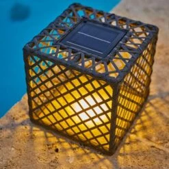 LUMISKY Lot De 2 Lanternes Cubes Solaires En Polyrotin Gris LED Blanc Chaud LOUY H26cm Et H16cm -Luminaire solaire Soldes 2022 26483860 3