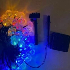 LLOVE Guirlande Solaire Extérieure, 6.5m 30 LED Guirlande Lumineuse Boules Cristal Avec 8 Modes D'éclairage Lumière Décoration Pour Noël, Arbre, Jardin, Terrasse, Balcon, Terrasse, Noël, Mariage, Fête Blanc Chaud [Classe énergétique A+++] -Luminaire solaire Soldes 2022 67631226 4